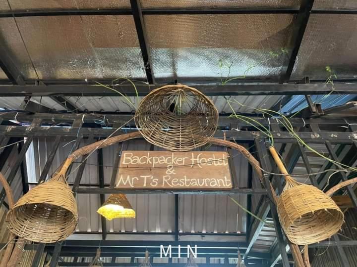 Backpacker Hostel And Jungle Trekking 반룽 외부 사진