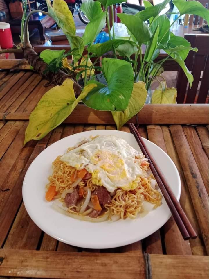 Backpacker Hostel And Jungle Trekking 반룽 외부 사진