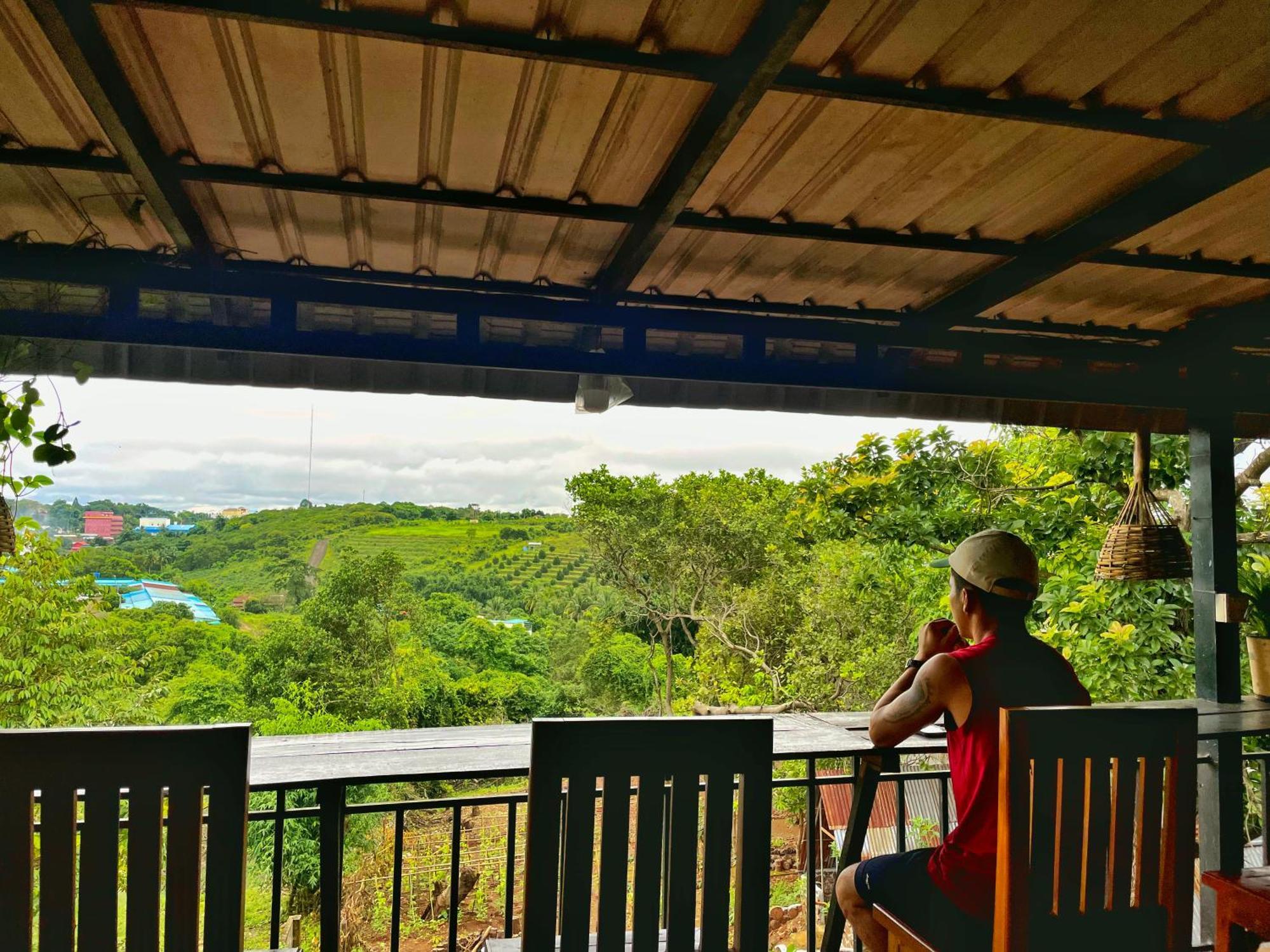 Backpacker Hostel And Jungle Trekking 반룽 외부 사진
