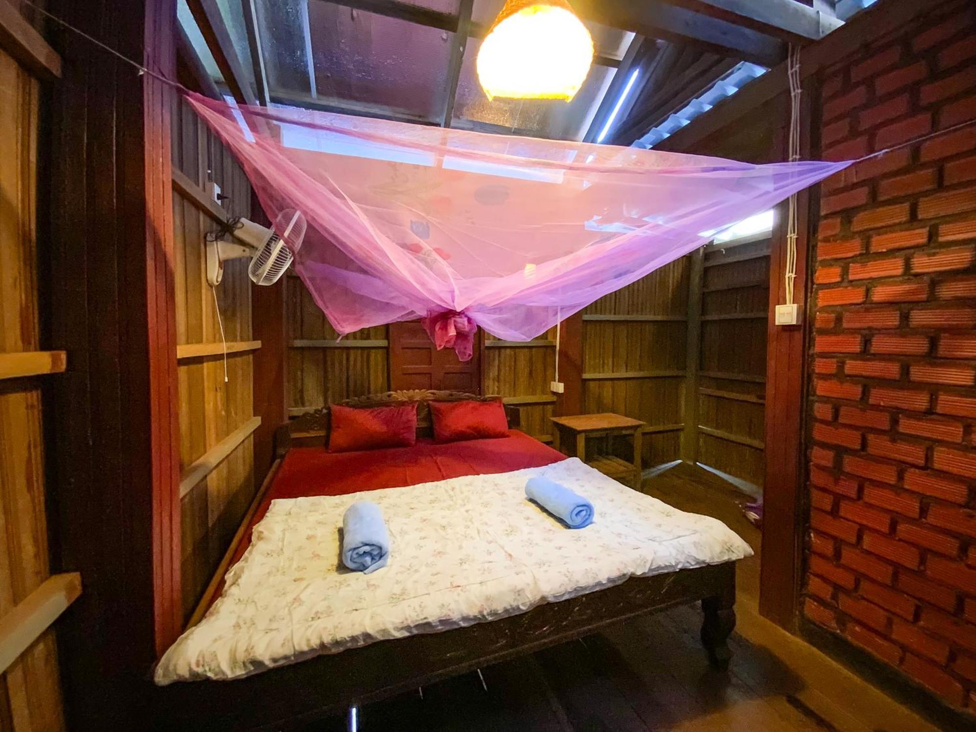 Backpacker Hostel And Jungle Trekking 반룽 객실 사진