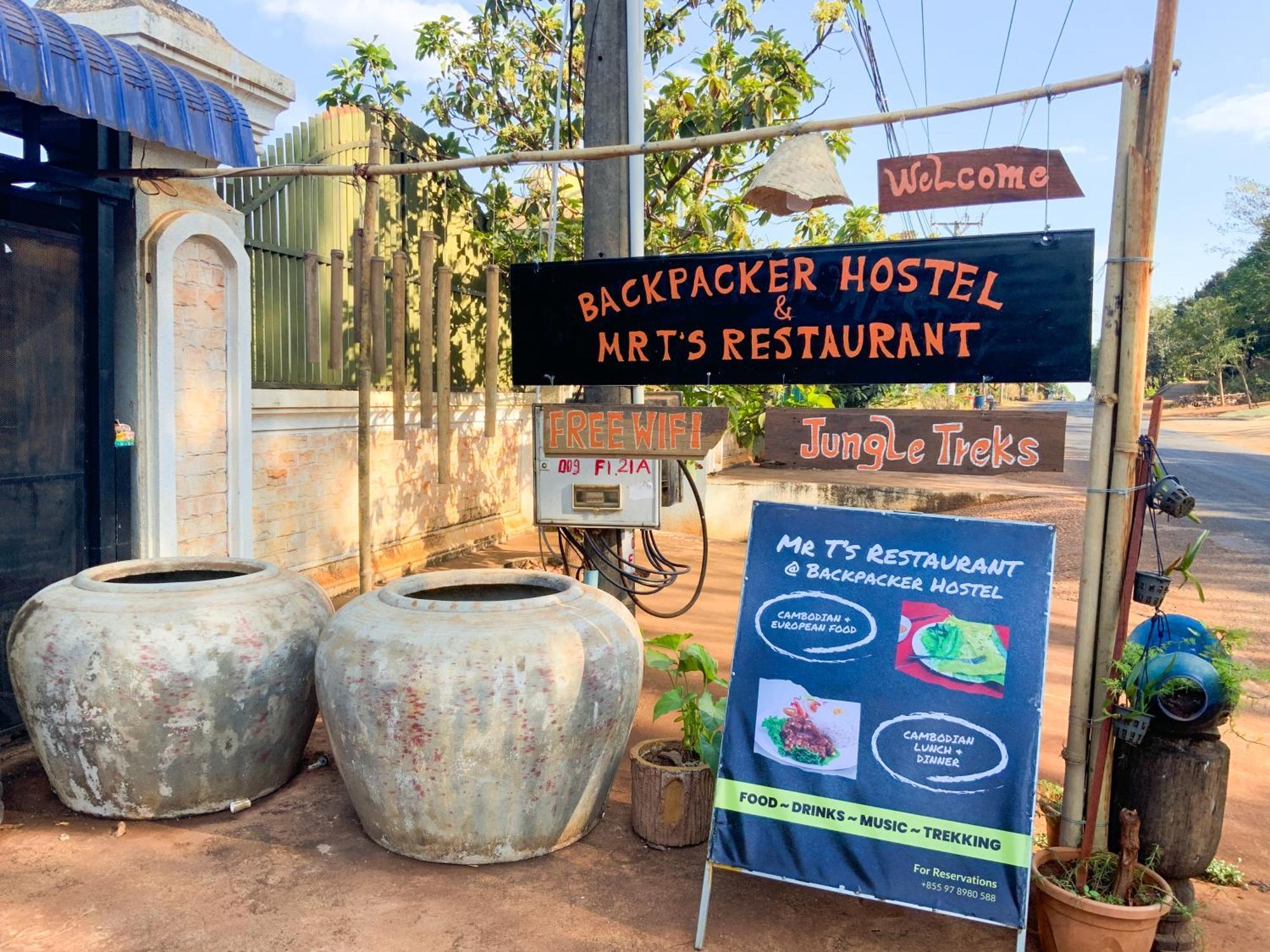 Backpacker Hostel And Jungle Trekking 반룽 외부 사진