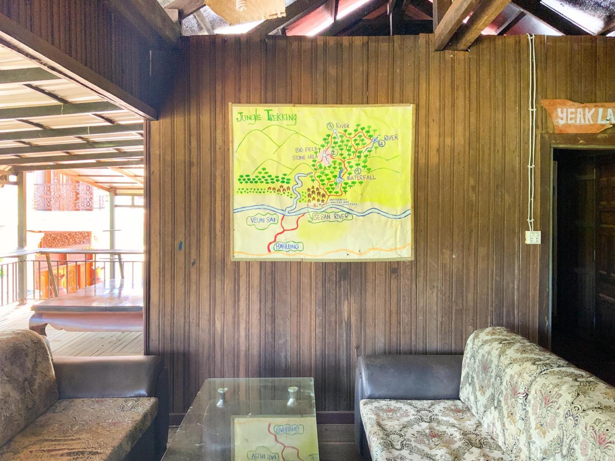 Backpacker Hostel And Jungle Trekking 반룽 외부 사진