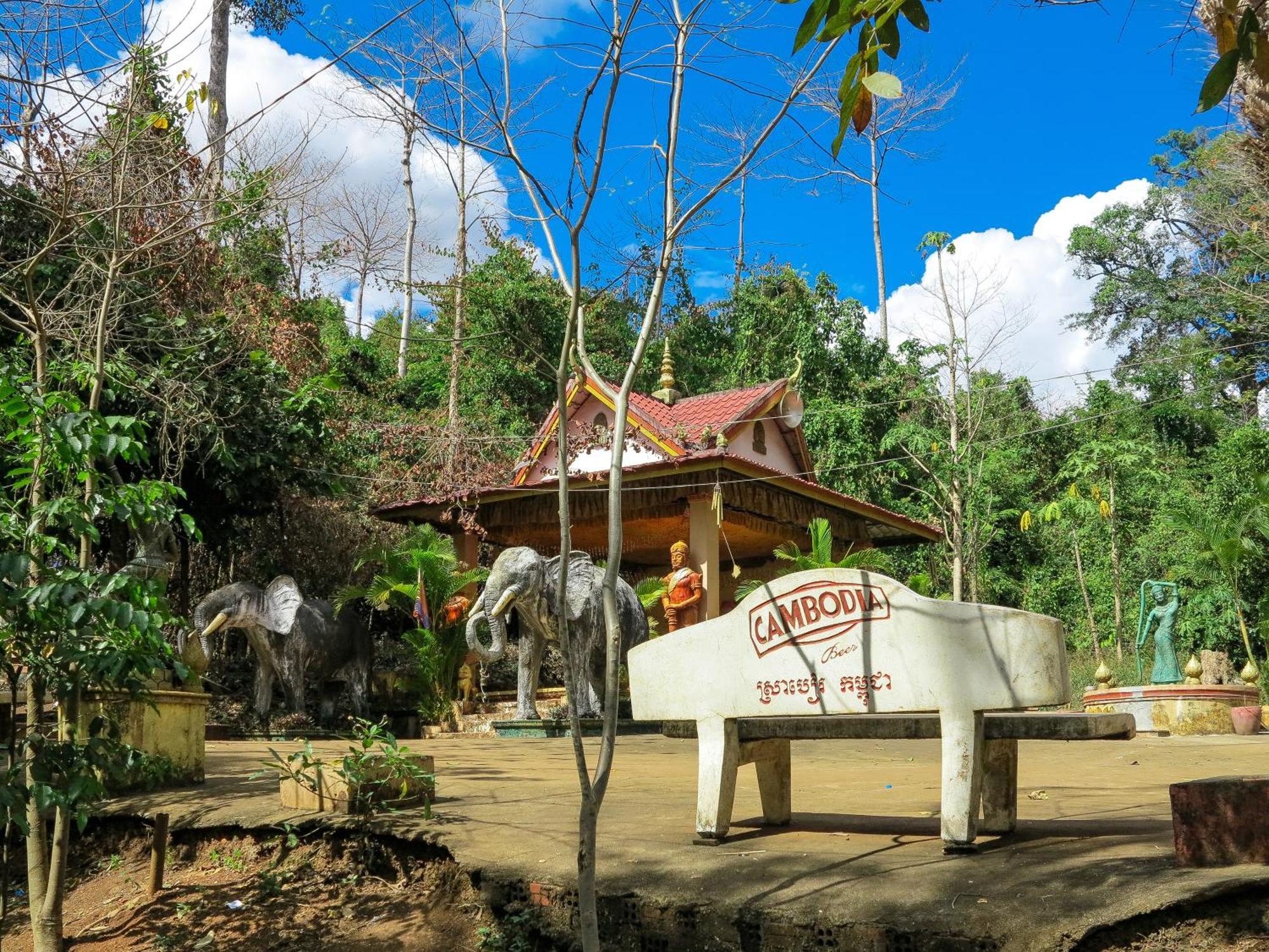 Backpacker Hostel And Jungle Trekking 반룽 외부 사진